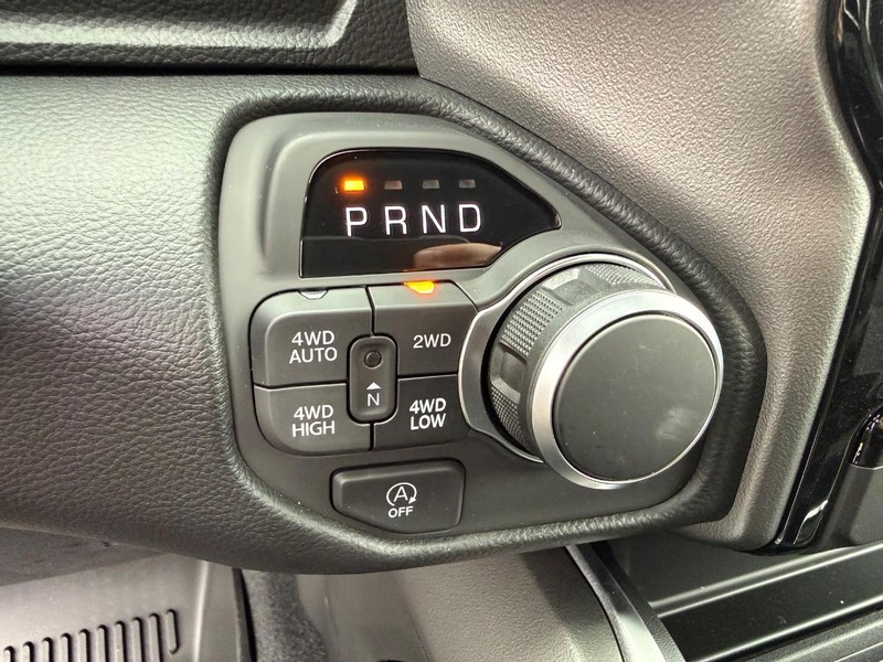 Ram 1500 Vehicle Full-screen Gallery Image 22