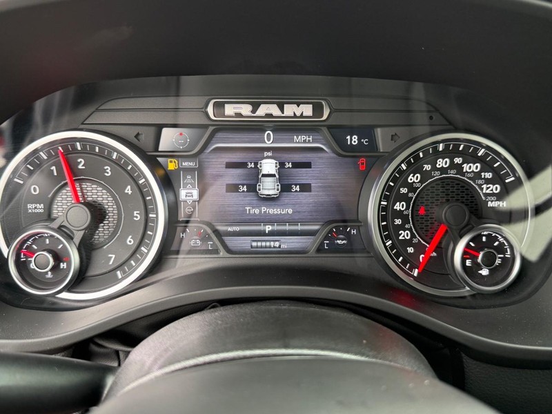 Ram 1500 Vehicle Full-screen Gallery Image 27