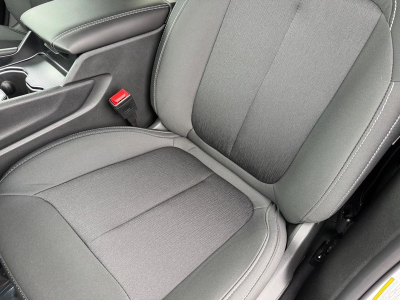 Jeep Grand Cherokee Vehicle Full-screen Gallery Image 34