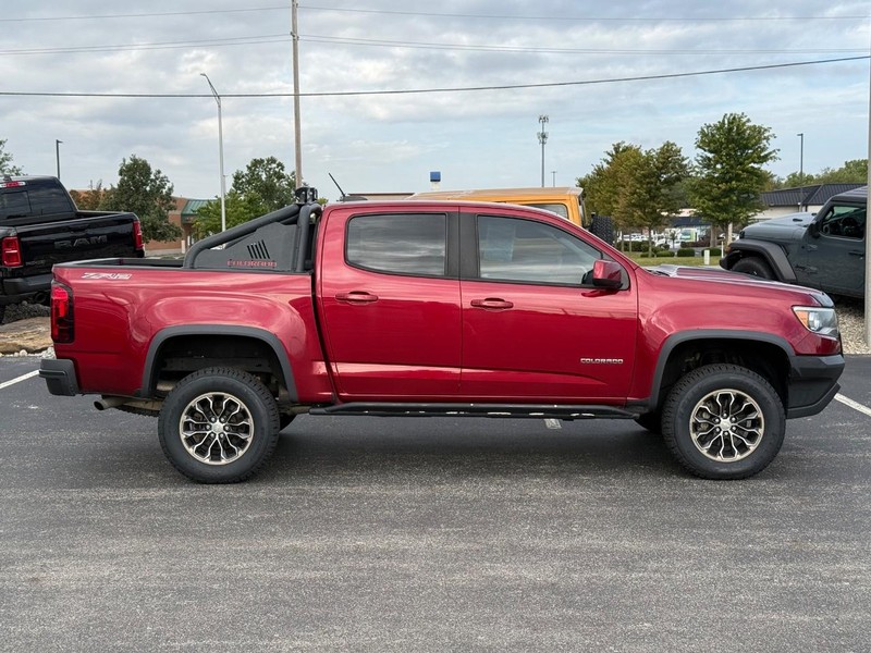 Chevrolet Colorado Vehicle Full-screen Gallery Image 02