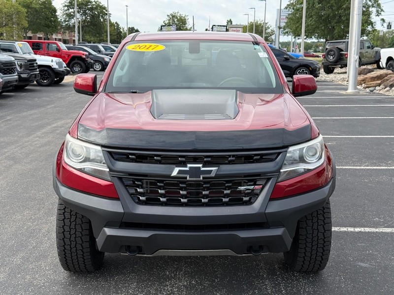 Chevrolet Colorado Vehicle Full-screen Gallery Image 09