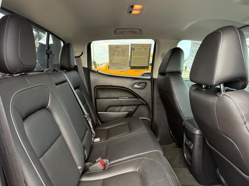 Chevrolet Colorado Vehicle Full-screen Gallery Image 10