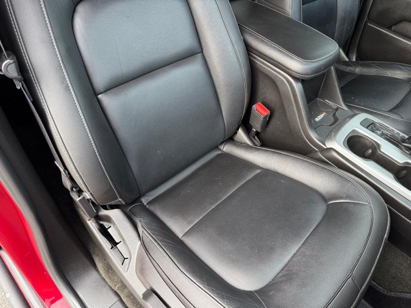 Chevrolet Colorado Vehicle Full-screen Gallery Image 15