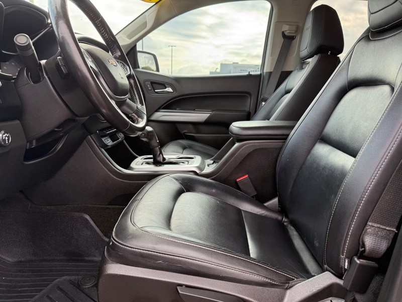 Chevrolet Colorado Vehicle Full-screen Gallery Image 17