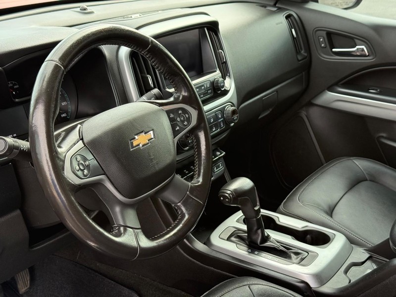 Chevrolet Colorado Vehicle Full-screen Gallery Image 18