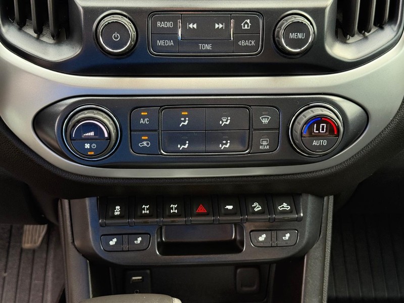 Chevrolet Colorado Vehicle Full-screen Gallery Image 24