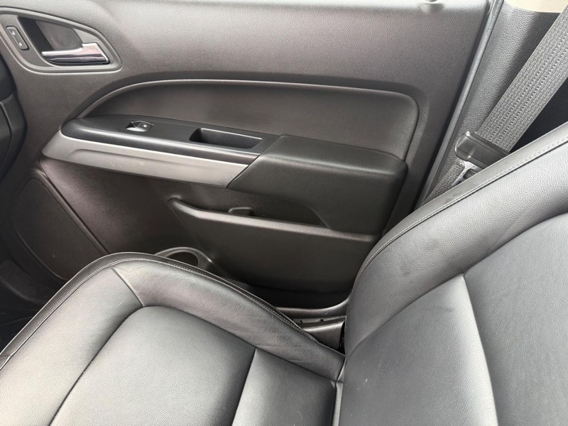 Chevrolet Colorado Vehicle Full-screen Gallery Image 26