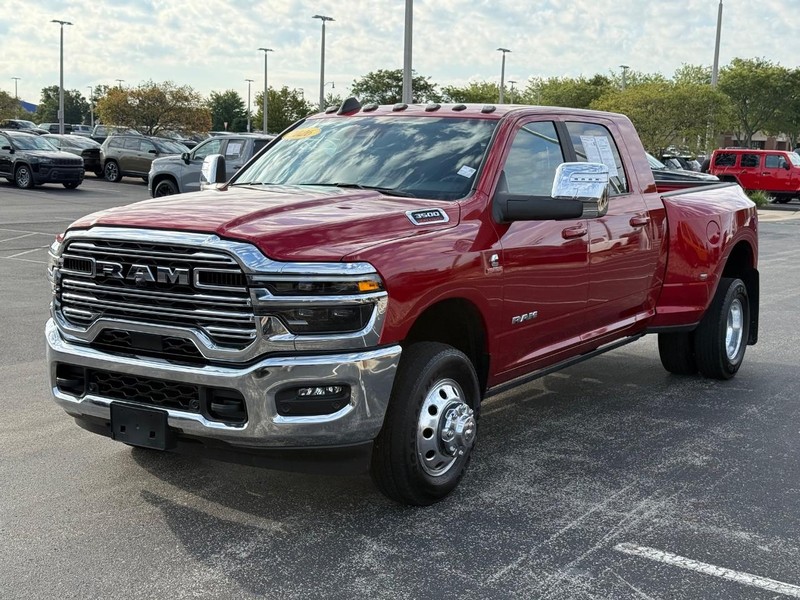 Ram 3500 Vehicle Full-screen Gallery Image 8