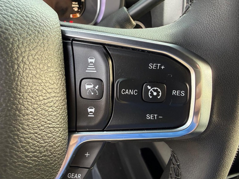 Ram 3500 Vehicle Full-screen Gallery Image 20