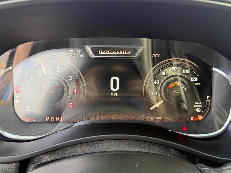 Ram 3500 Vehicle Full-screen Gallery Image 27