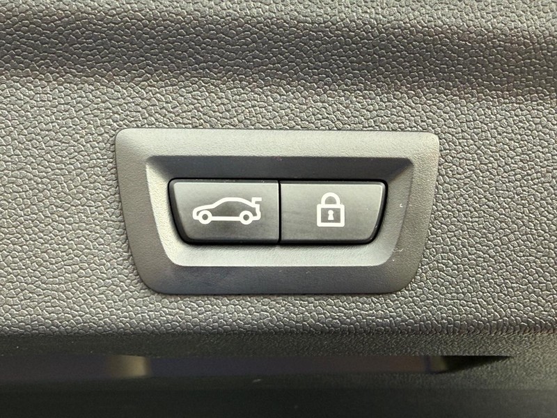 MINI Countryman Vehicle Full-screen Gallery Image 8