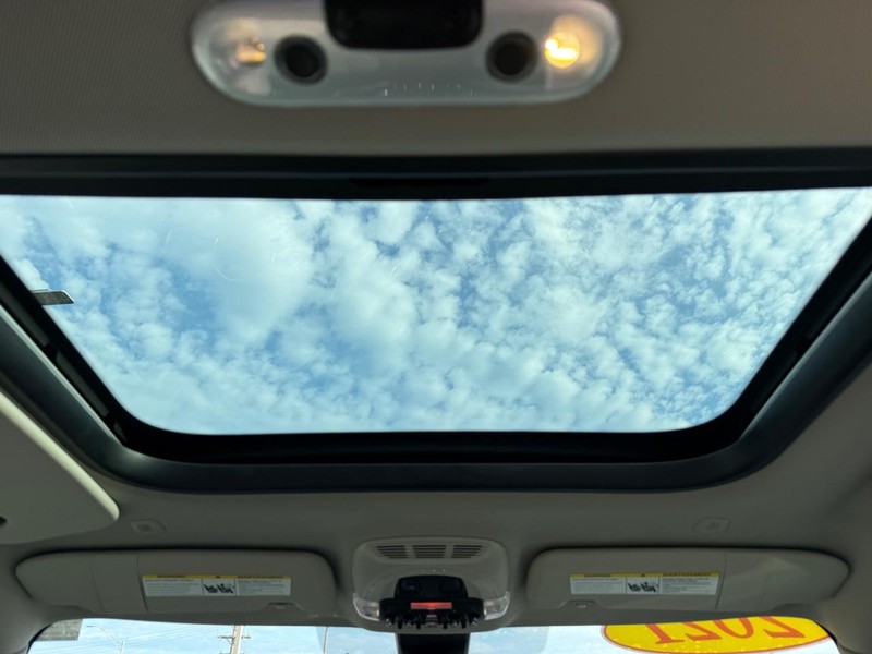 MINI Countryman Vehicle Full-screen Gallery Image 13