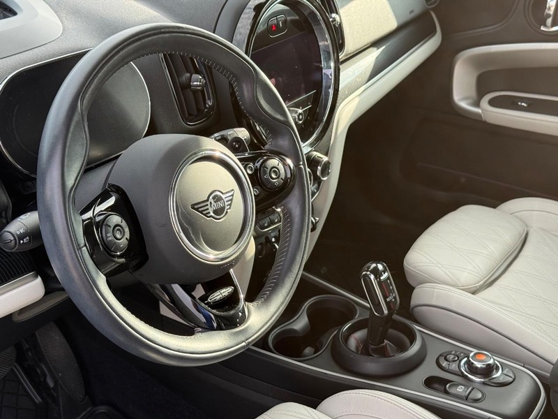 MINI Countryman Vehicle Full-screen Gallery Image 20