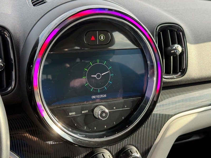 MINI Countryman Vehicle Full-screen Gallery Image 25