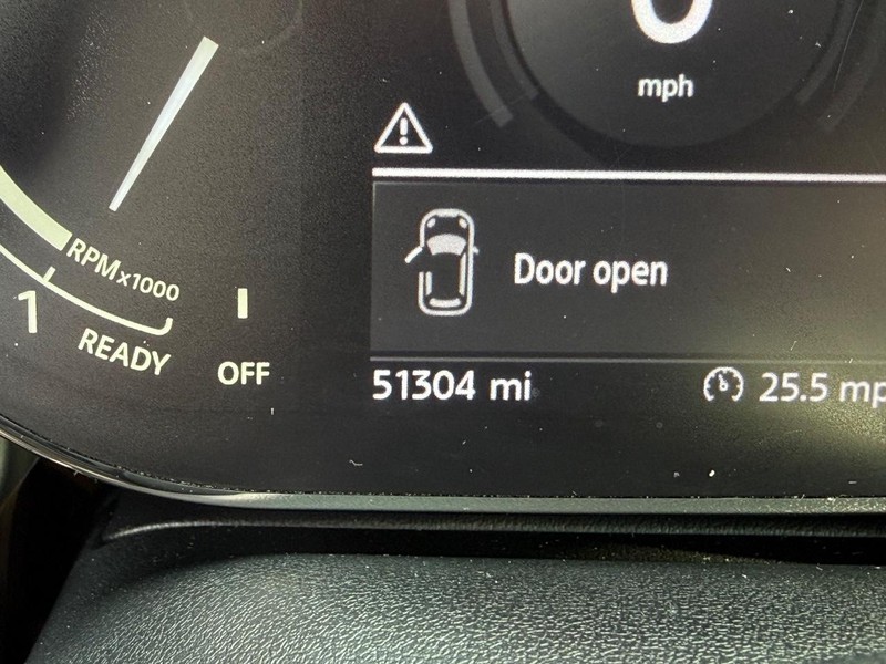 MINI Countryman Vehicle Full-screen Gallery Image 32