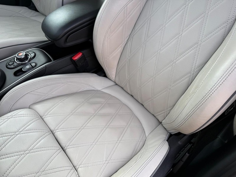MINI Countryman Vehicle Full-screen Gallery Image 33