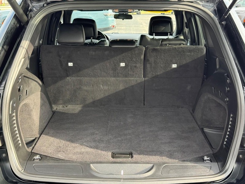 Jeep Grand Cherokee Vehicle Full-screen Gallery Image 7