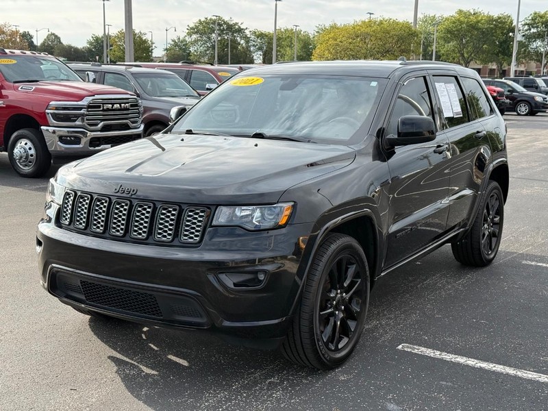Jeep Grand Cherokee Vehicle Full-screen Gallery Image 9
