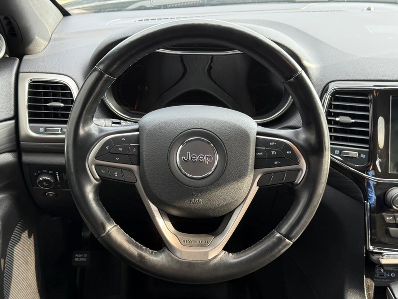 Jeep Grand Cherokee Vehicle Full-screen Gallery Image 14