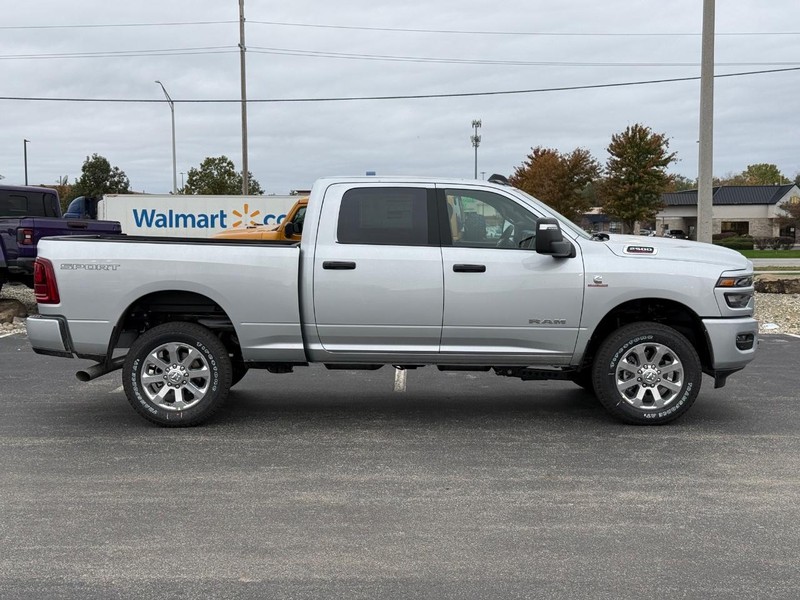 Ram 2500 Vehicle Full-screen Gallery Image 2