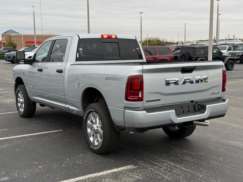 Ram 2500 Vehicle Full-screen Gallery Image 5