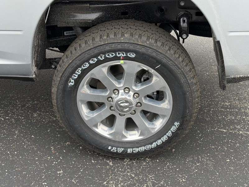 Ram 2500 Vehicle Full-screen Gallery Image 6