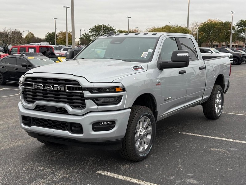 Ram 2500 Vehicle Full-screen Gallery Image 8