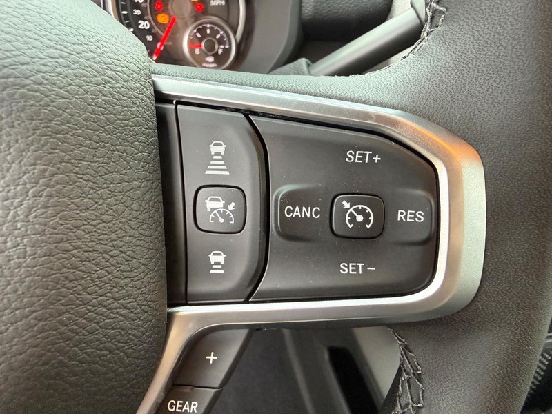 Ram 2500 Vehicle Full-screen Gallery Image 20
