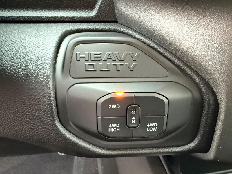 Ram 2500 Vehicle Full-screen Gallery Image 22