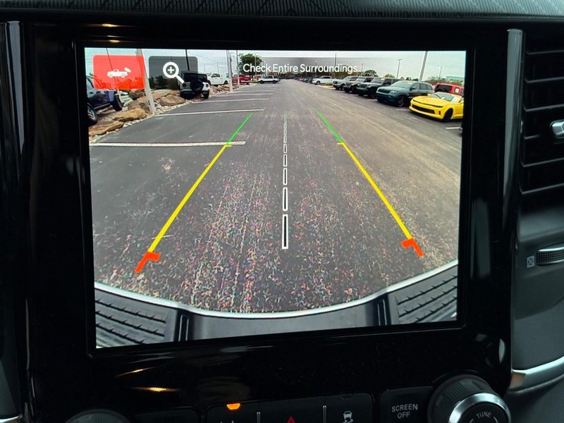 Ram 2500 Vehicle Full-screen Gallery Image 25