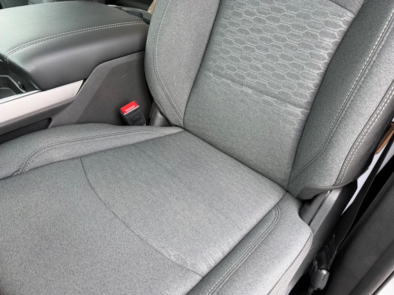 Ram 2500 Vehicle Full-screen Gallery Image 31