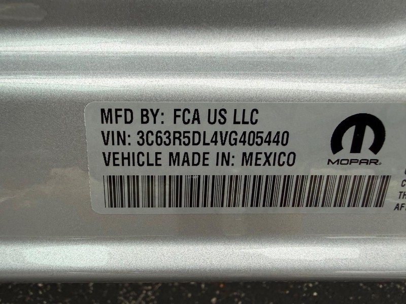 Ram 2500 Vehicle Full-screen Gallery Image 32
