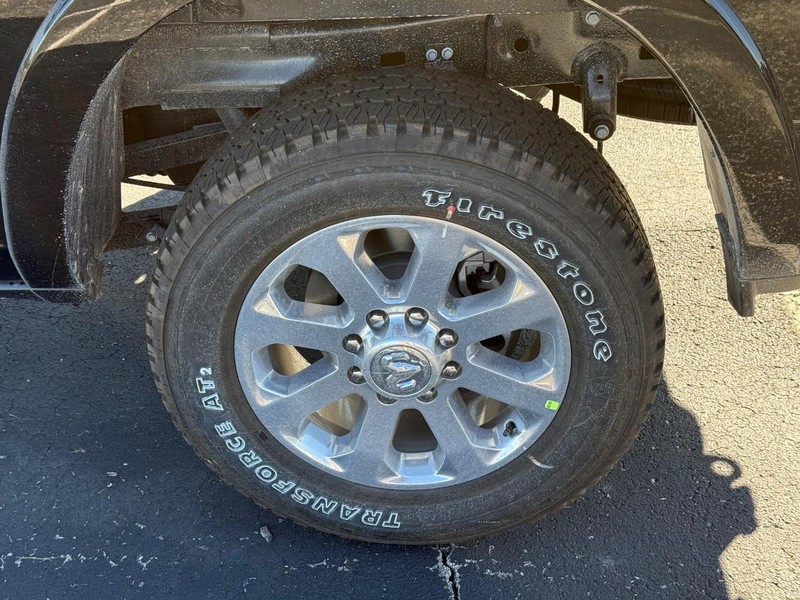 Ram 2500 Vehicle Full-screen Gallery Image 6