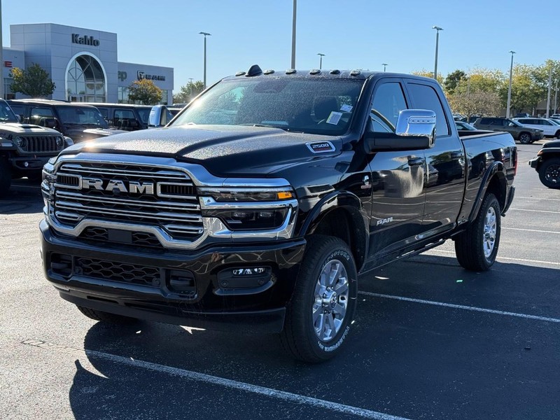 Ram 2500 Vehicle Full-screen Gallery Image 8