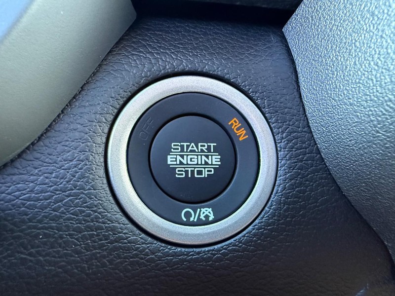 Ram 2500 Vehicle Full-screen Gallery Image 22