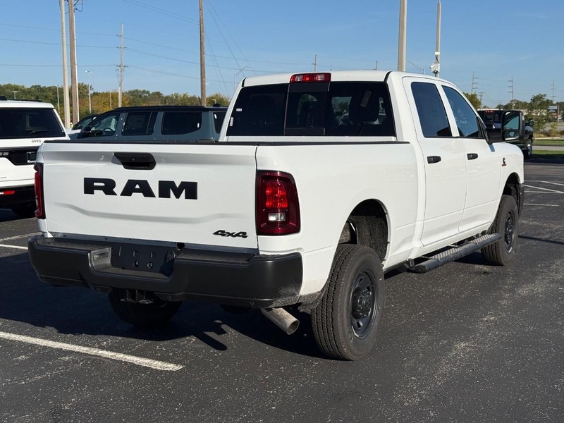 Ram 2500 Vehicle Full-screen Gallery Image 3