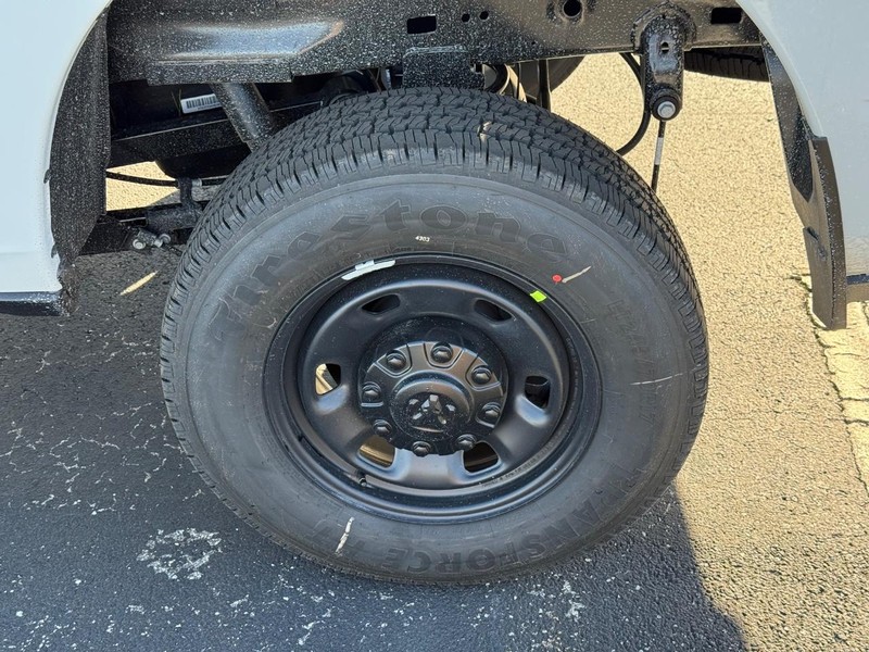 Ram 2500 Vehicle Full-screen Gallery Image 6