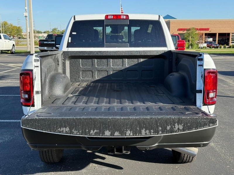 Ram 2500 Vehicle Full-screen Gallery Image 7