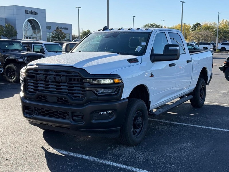 Ram 2500 Vehicle Full-screen Gallery Image 8