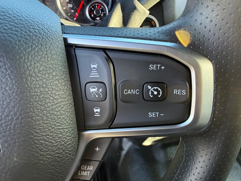 Ram 2500 Vehicle Full-screen Gallery Image 20