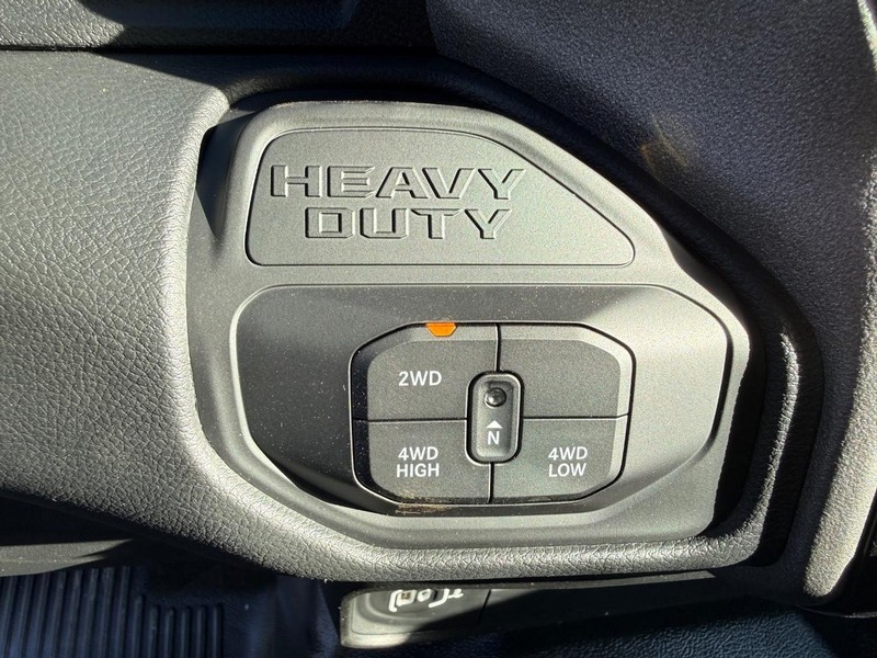 Ram 2500 Vehicle Full-screen Gallery Image 22