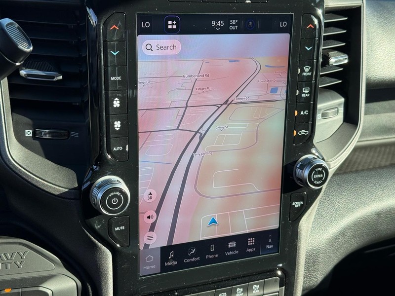 Ram 2500 Vehicle Full-screen Gallery Image 23