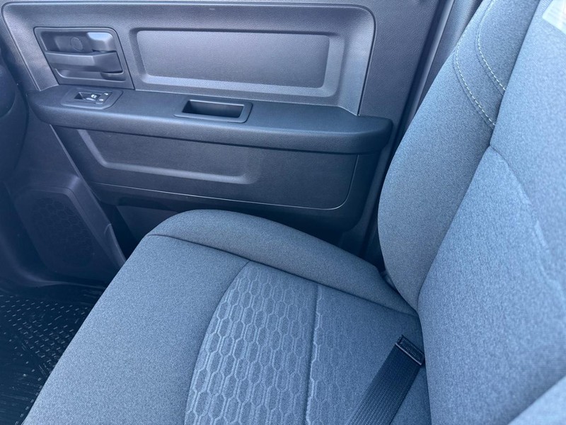 Ram 2500 Vehicle Full-screen Gallery Image 26