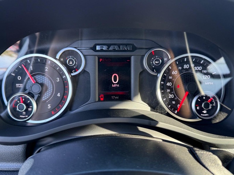 Ram 2500 Vehicle Full-screen Gallery Image 27