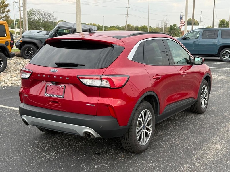 Ford Escape Vehicle Full-screen Gallery Image 03