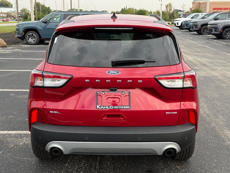 Ford Escape Vehicle Full-screen Gallery Image 04