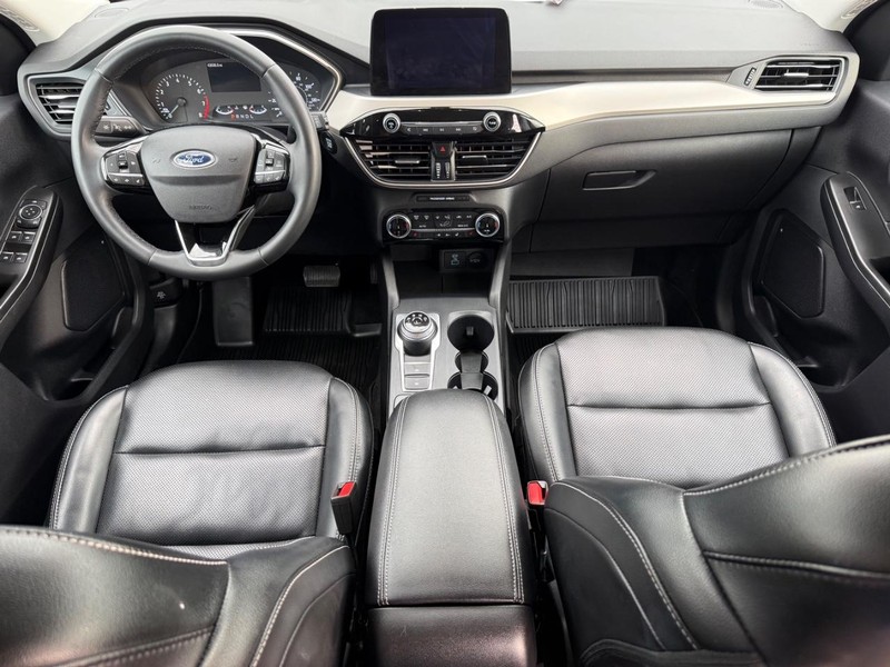 Ford Escape Vehicle Full-screen Gallery Image 13