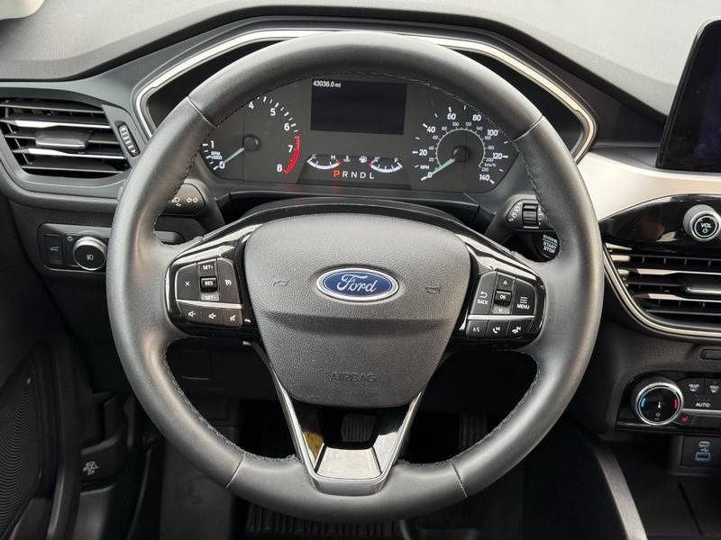 Ford Escape Vehicle Full-screen Gallery Image 14