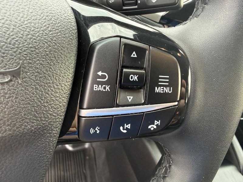 Ford Escape Vehicle Full-screen Gallery Image 21