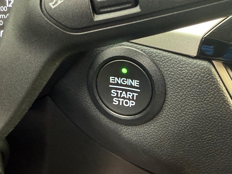 Ford Escape Vehicle Full-screen Gallery Image 22